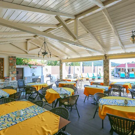 Skiathos Island Aparthotel 4*