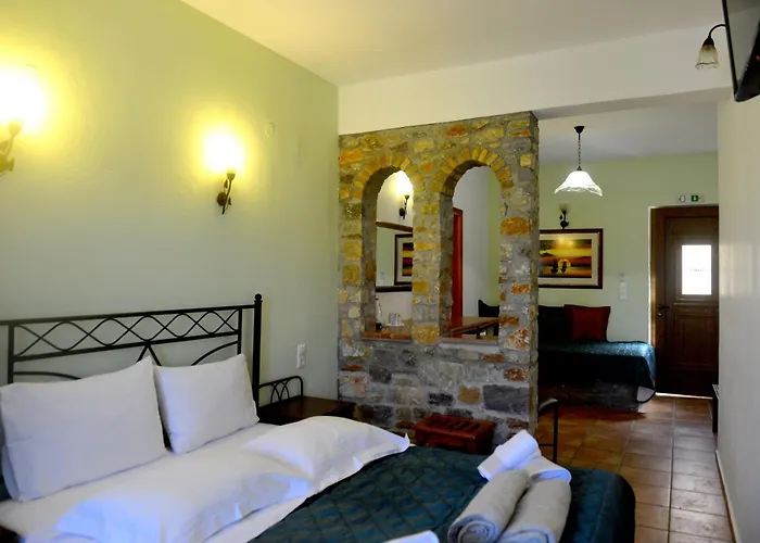 Skiathos Island טרולוס