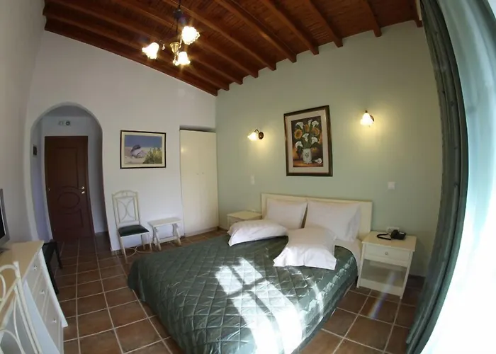 Skiathos Island מלון דירות