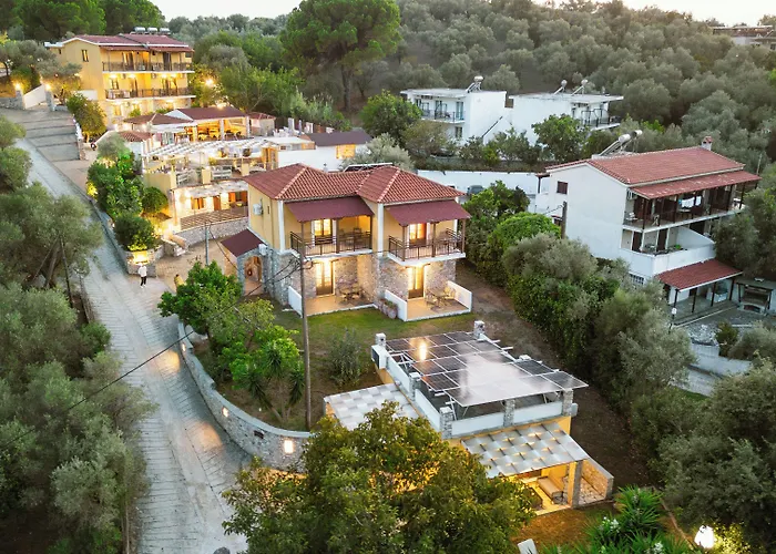 Skiathos Island מלון דירות 4*
